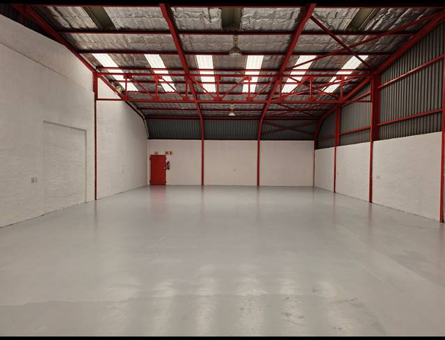 700M² WAREHOUSE TO LET IN KYA SANDS